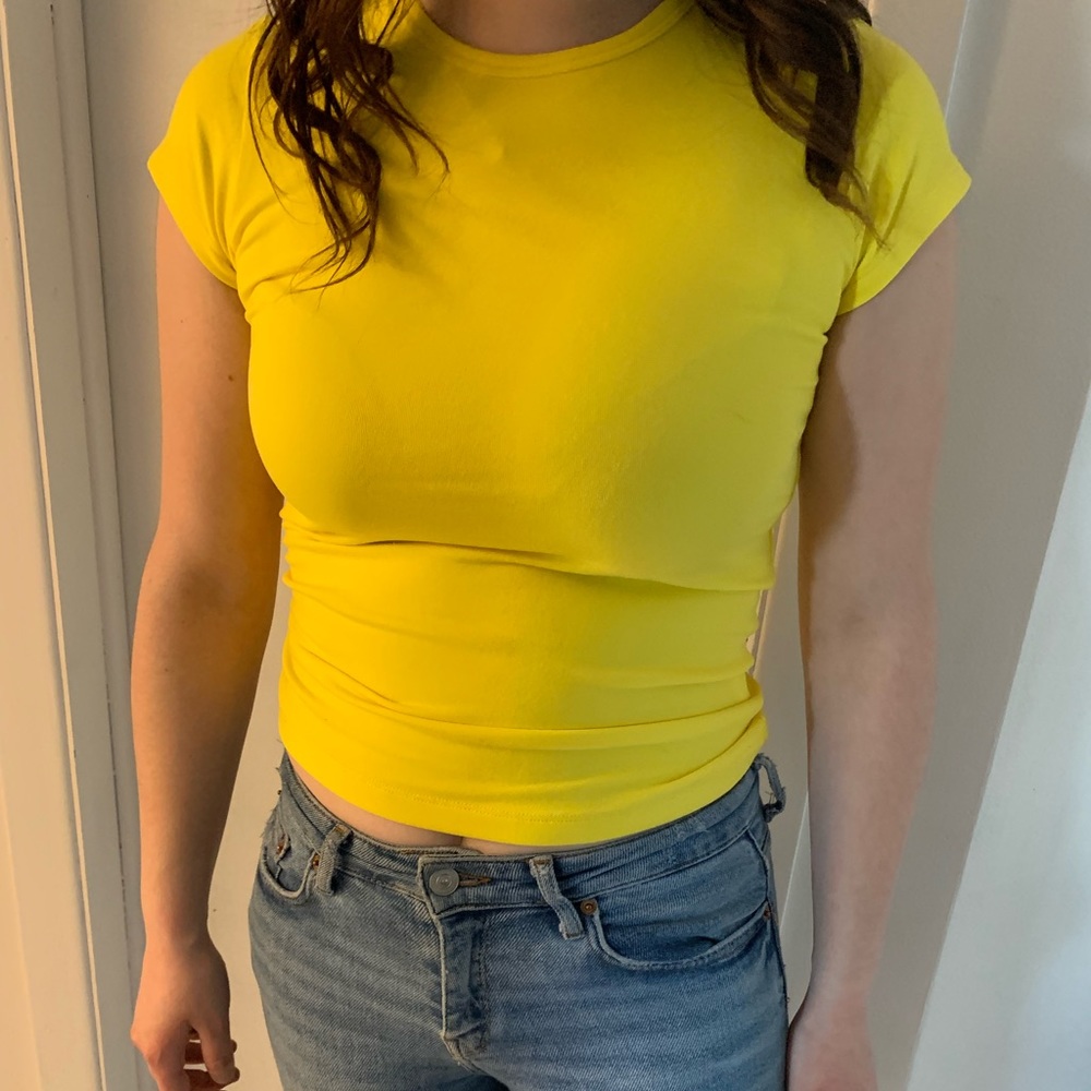 Francois Beauregard yellow woman’s tee shirt size L